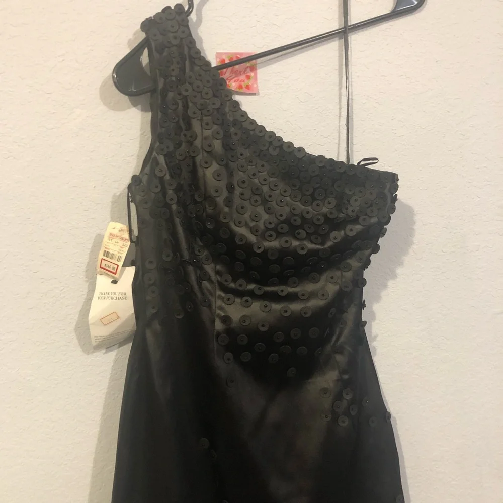 ABS Allen Schwartz Black One Shoulder Mini Dress - Picture 2 of 10